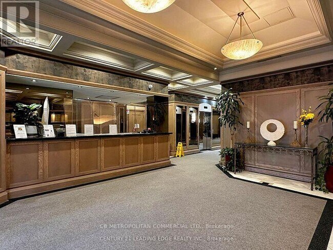 Photo du bâtiment - 909-2909 Bay St.