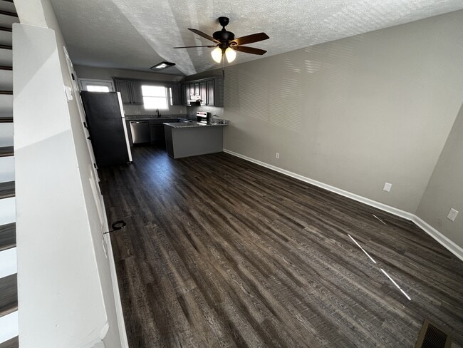 Building Photo - 26 Bama Ln