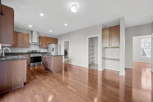 Foto del edificio - 1550 Cinnabar Dr