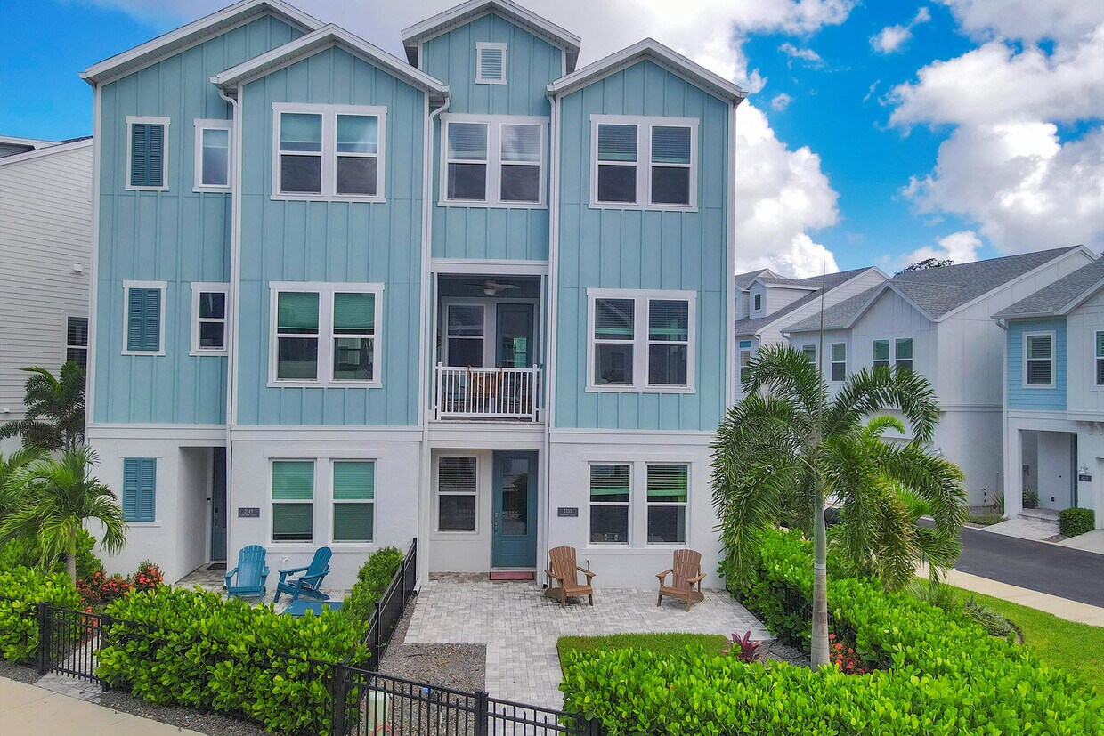 Photo - 2353 Lindstrom St (Sarasota, FL)