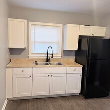 Building Photo - 553 Freeman Dr