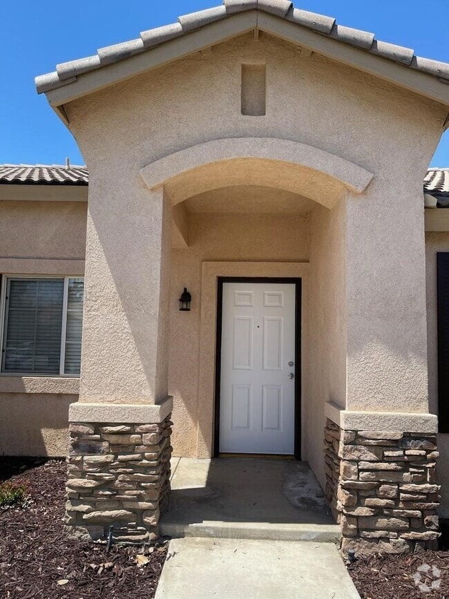 Building Photo - 815 Darlingham Ct