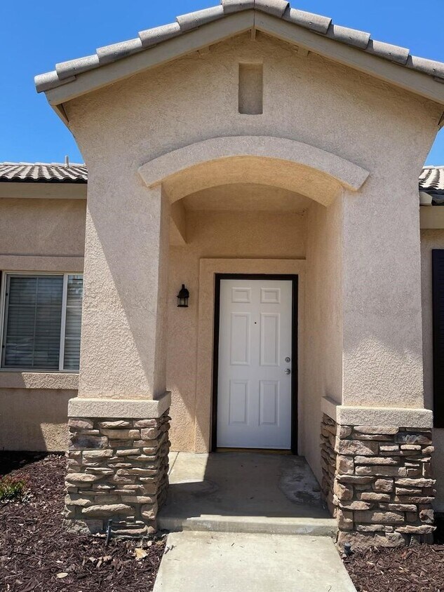 Foto principal - 815 Darlingham Ct