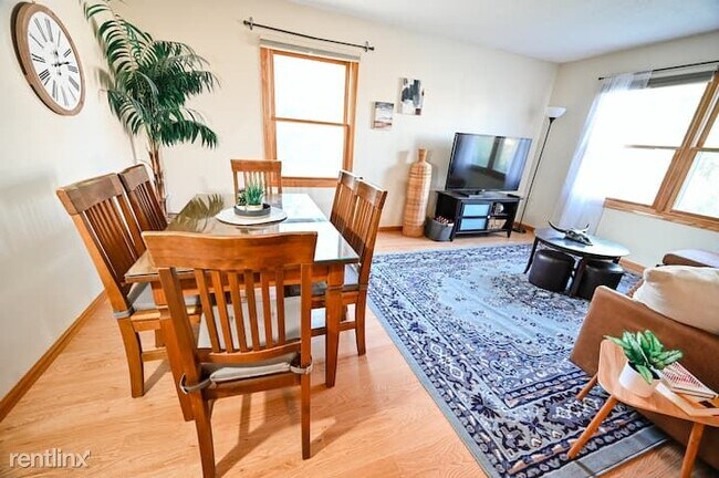 Building Photo - 4 br, 2 bath House - 600 Village Avenue