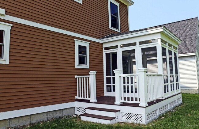 Building Photo - 5 Lintonia Dr