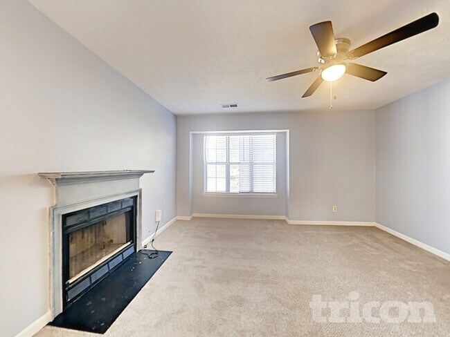 Foto del edificio - 575 Woodcrest Manor Dr