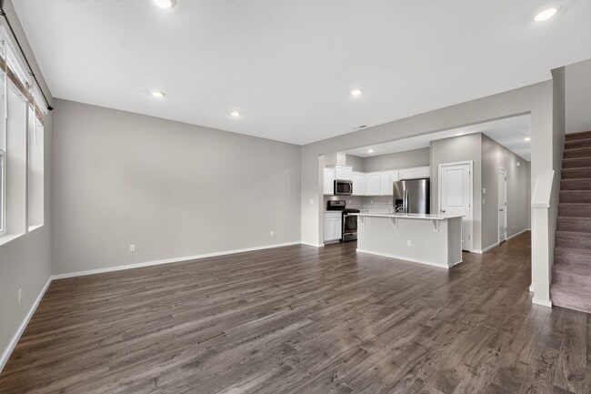 Building Photo - 913 N 18th Ave
