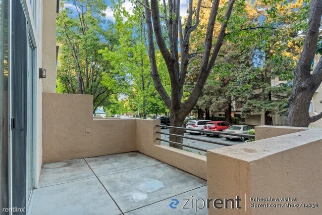 Building Photo - 3 br, 2.5 bath Townhome - 440 Galleria Dri...