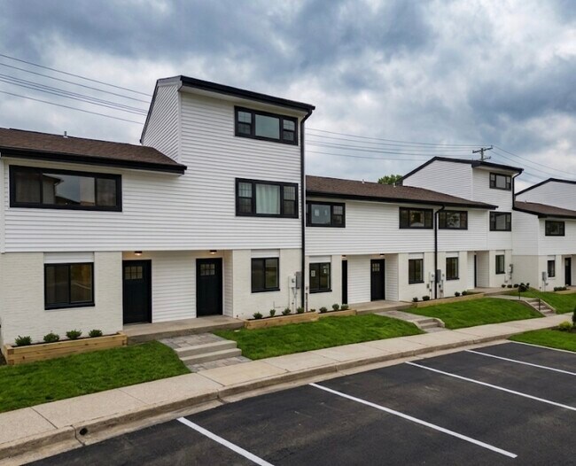 Foto del edificio - 315 Hendrickson Ln