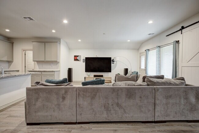 Building Photo - 14701 Travertine Fls Ln