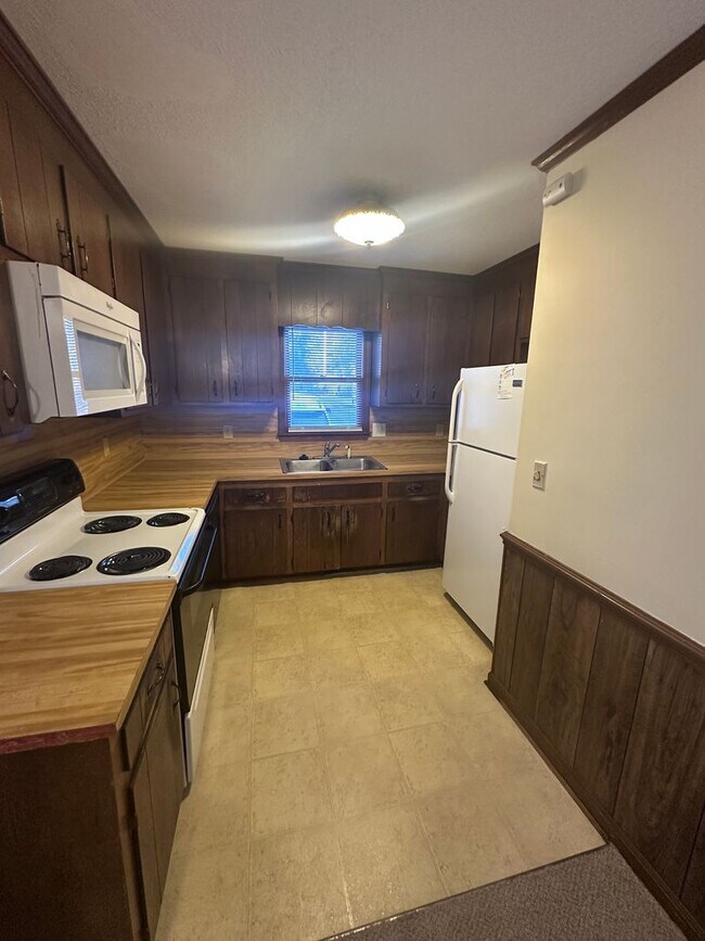 Foto del edificio - Spacious 2BR, 2.5BA Townhome Near NCSU! LE...