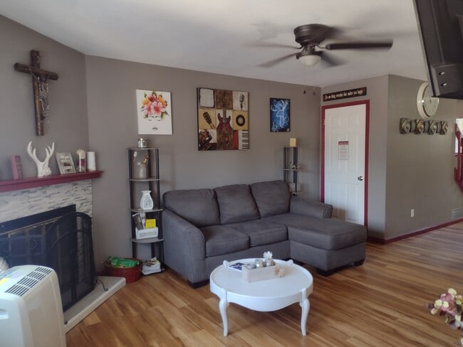 Furnished, full basement, 3 bed, 2.5bath townhome! - 3235 Bridgewater Dr Townhome