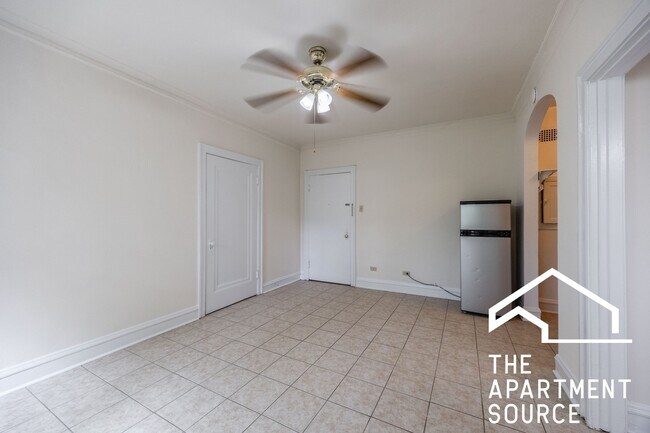 Foto del edificio - 2536 N Sawyer Ave