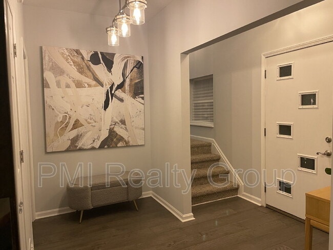 Foto del edificio - 2145 N Taylor Rd