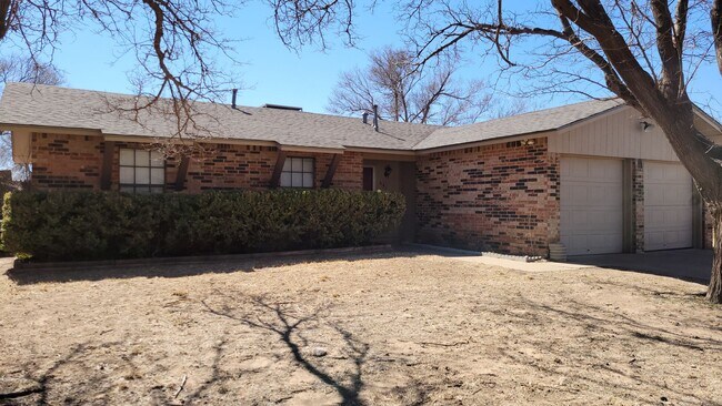 Foto del edificio - Available May! Cozy and comfortable 3/2/2 Home