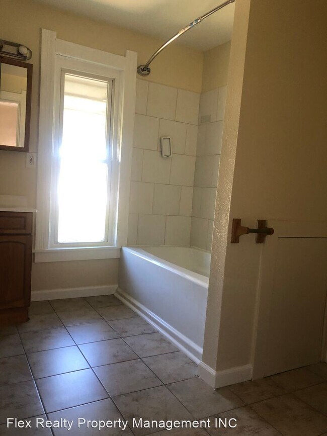 Foto del edificio - 2 br, 1 bath House - 716 BOWMAN ST