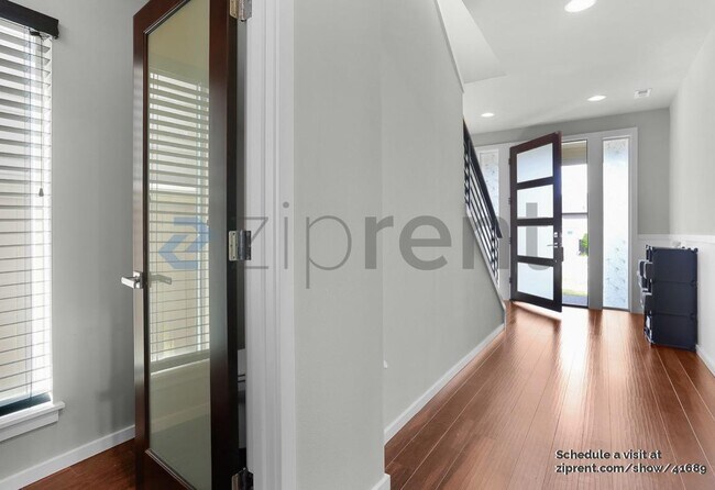Foto del edificio - 4108 168th Pl SE