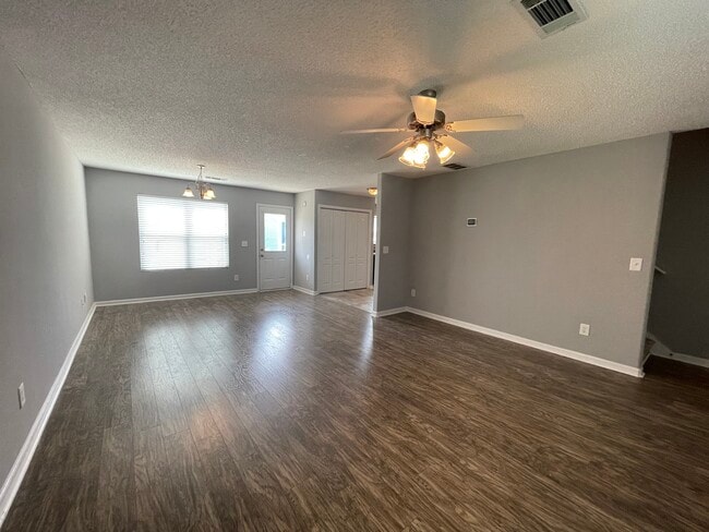 Building Photo - 112 Katydid Dr
