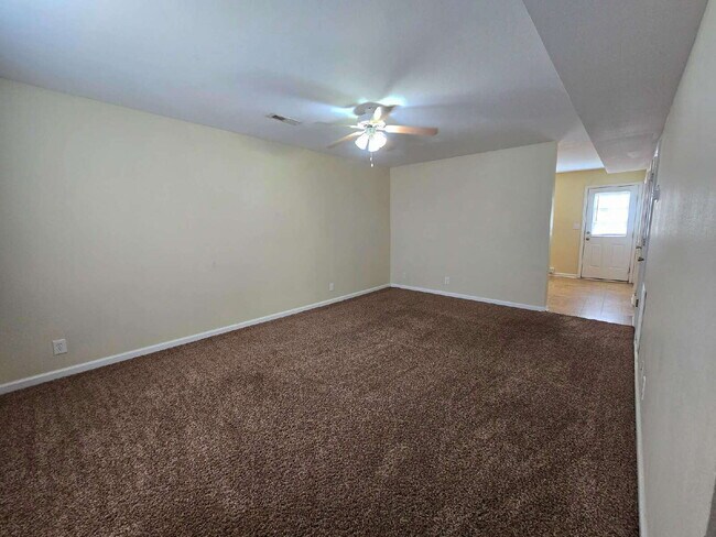 Foto del edificio - 248-2C EXECUTIVE AVE, CLARKSVILLE, TN 37042
