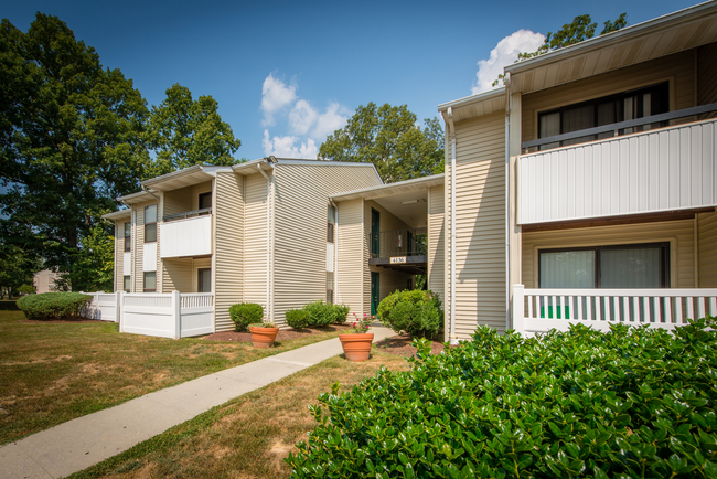 Building Photo - Hunter's Run Apartments