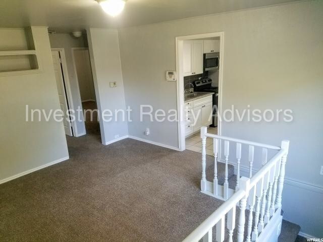 Building Photo - 1332 E Zenith Ave