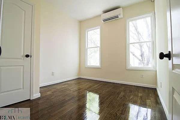 Foto del edificio - 2 bedroom in Bronx NY 10456