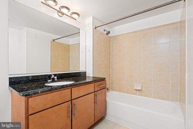 Foto del edificio - 915 E St NW