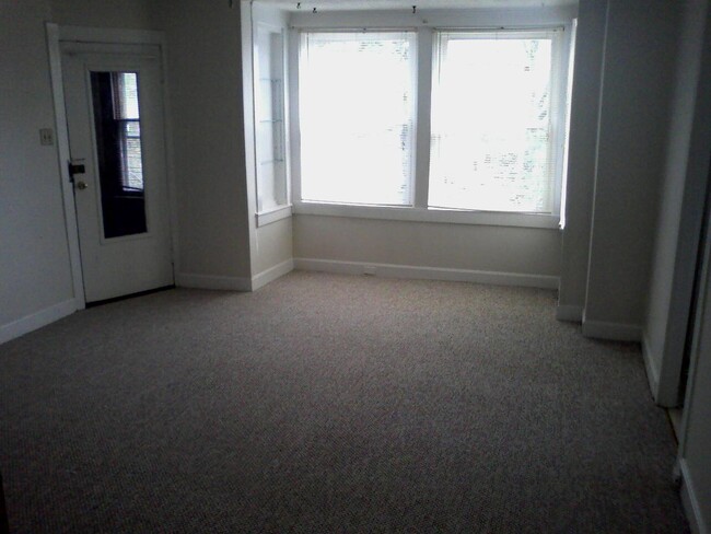 Foto del edificio - 531 Riddle Rd