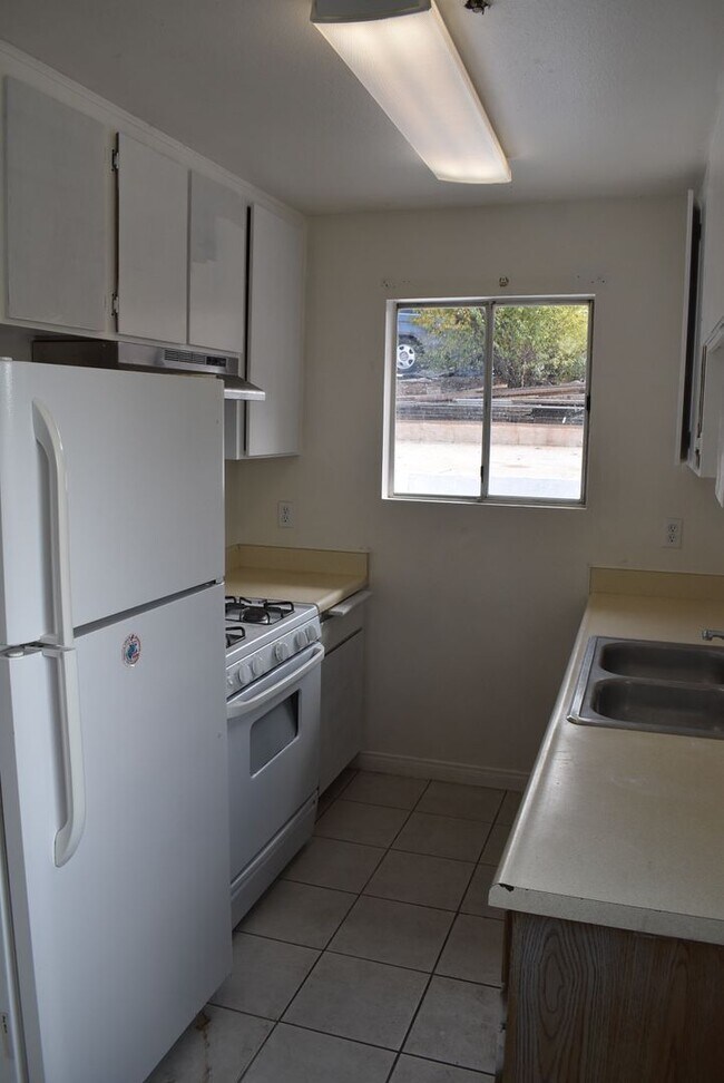 Foto del edificio - 2 Bedroom 1 Bath Single Level Unit- Lakeside