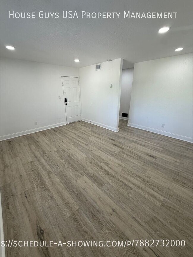 Foto del edificio - 15411 Barat Ave