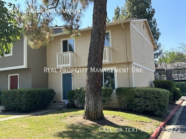 Building Photo - Updated 3 Bedroom, 1.5 Bath End Unit Condo...