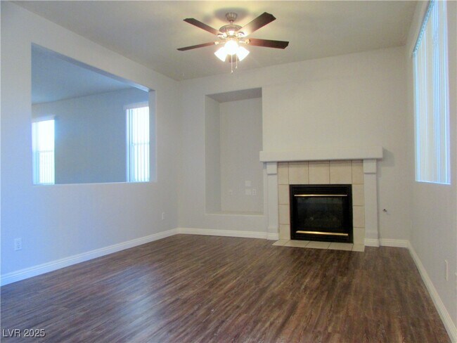 Building Photo - 2185 Polynesia Cir