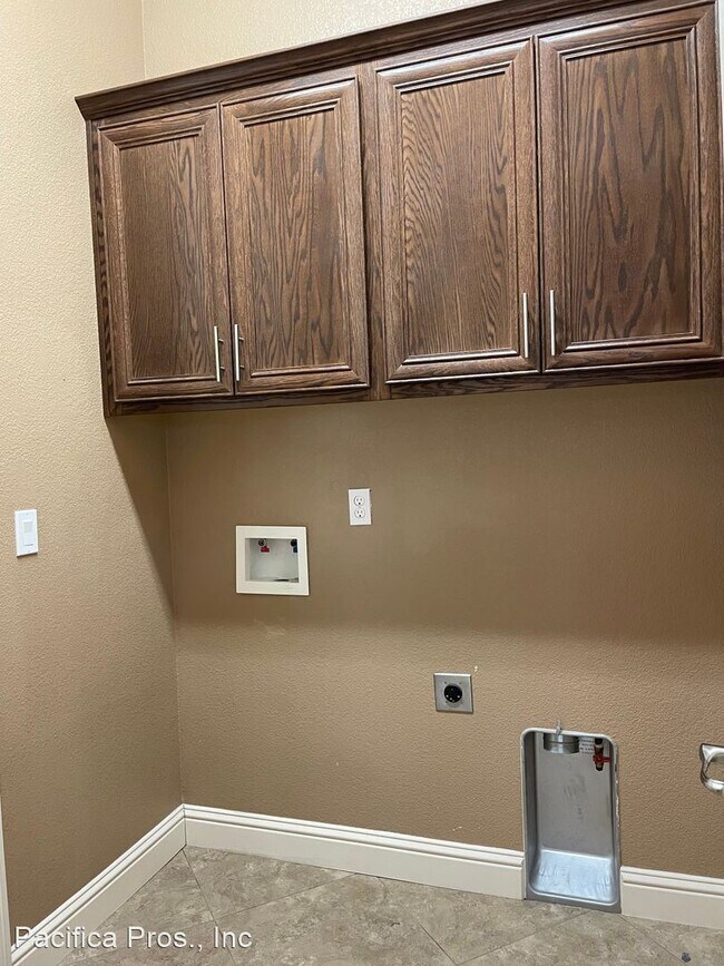 Foto del edificio - 3 br, 2.5 bath House - 6127 Via Presidio