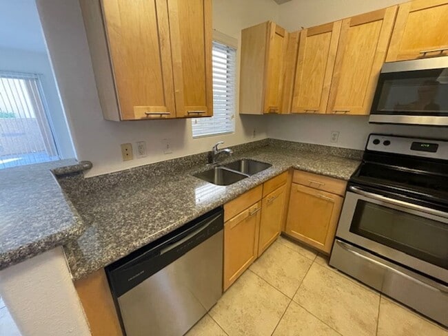 Building Photo - 1 Bedroom 1 Bath (Gilbert Rd and Guadalupe) -**$500 off First Month**