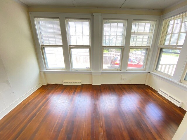 Building Photo - 15 Oakwood Rd