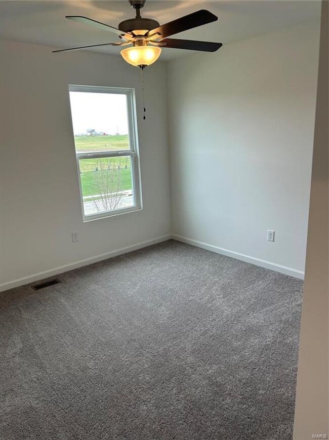 Foto del edificio - 60 Mora Blvd