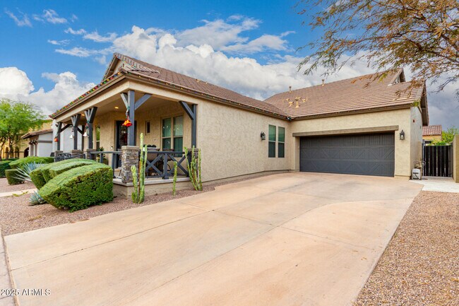 Building Photo - 9250 E Via De Vaquero Dr