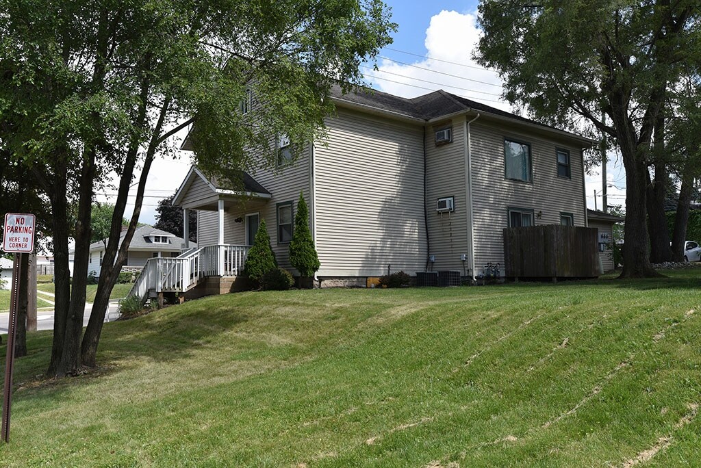 1725 Columbia Street with 5 units - 1725 Columbia St