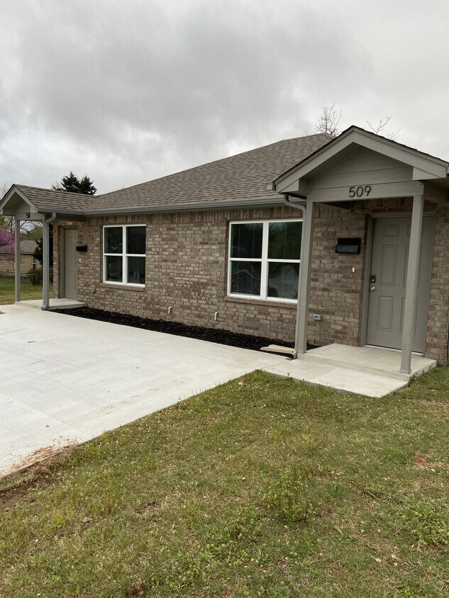 509 W Broadway St, Sand Springs, OK 74063 House for Rent in Sand