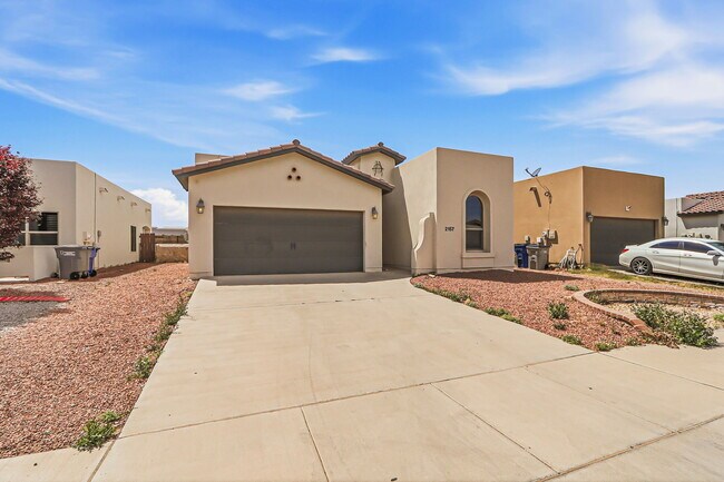 Building Photo - 2157 Honour Point Pl