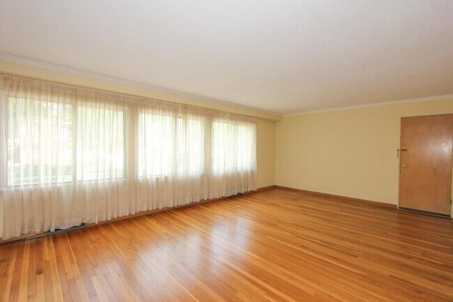 Foto del edificio - 500 Forest Ave