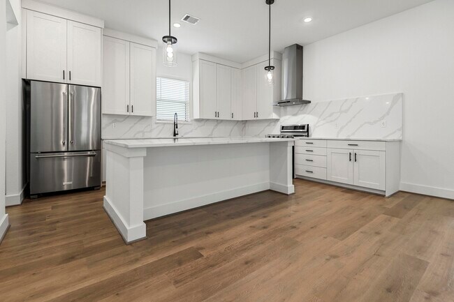 Building Photo - 1816 Drover Ln