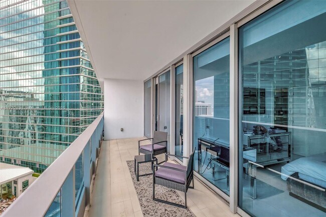 Building Photo - 200 Biscayne Blvd Way