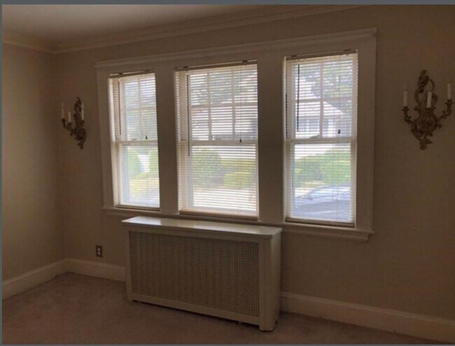 Building Photo - 45 Sycamore St