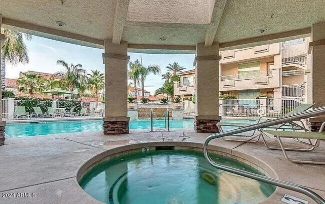 Foto del edificio - 10080 E Mountainview Lake Drive Unit 215