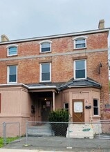 Building Photo - 86 Edwards St