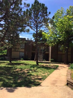 Primary Photo - 6550 N Meridian Ave