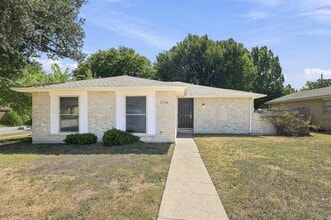 Building Photo - 2718 Oakmont Dr