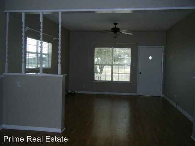 Building Photo - 3 br, 2 bath House - 1121 N FM 738