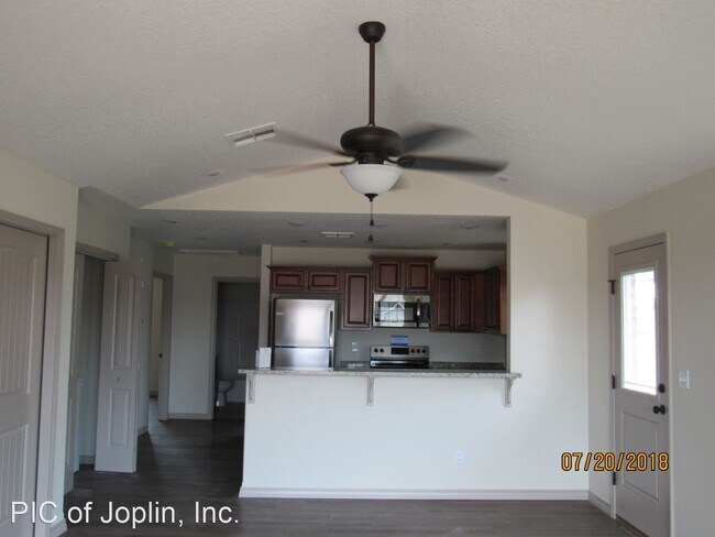 Building Photo - 1215 Montana Pl
